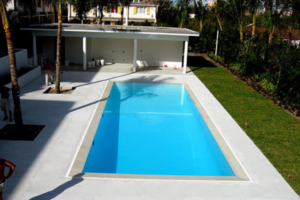 Oceanside rectangular swimming pool